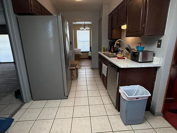 4th image of 10025 Foothill Dr