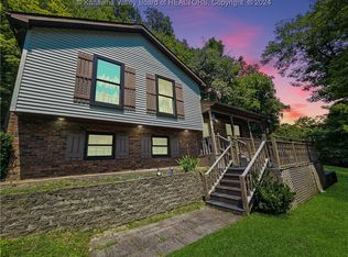 754 Pigeon Roost Rd, Chapmanville, WV 25508