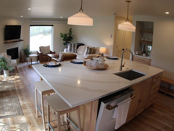 2nd image of 35 Upper Woodbridge Rd #31