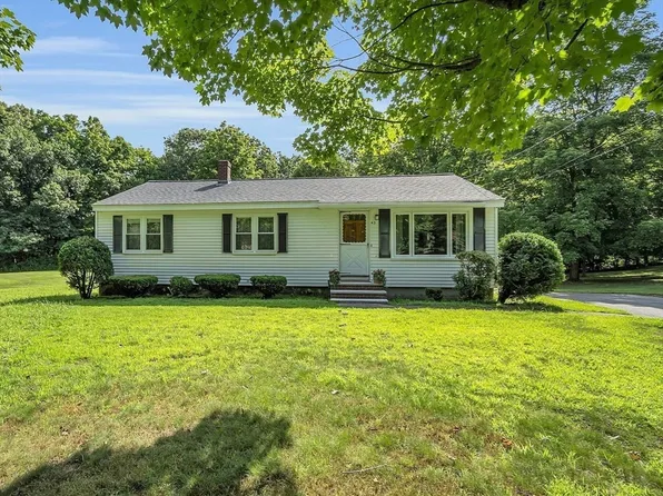 43 Brookline St, Pepperell, MA 01463