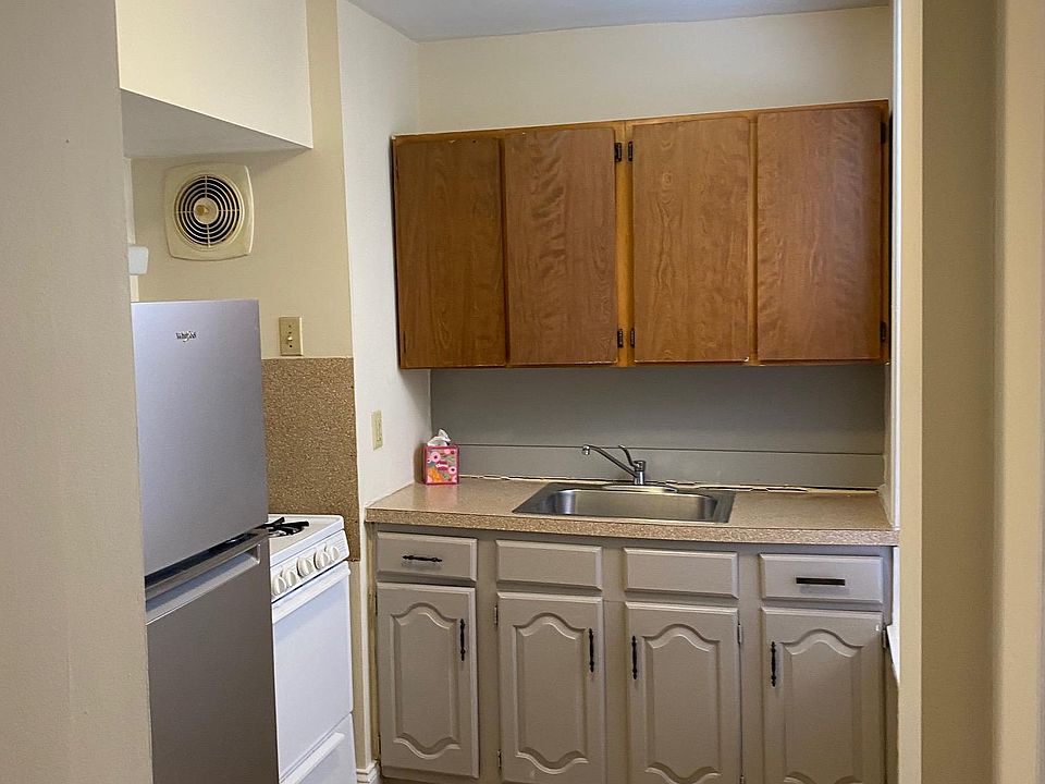 Very Nice sized kitchen with a new fridge