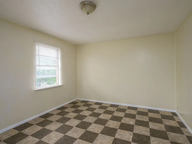 307 E Bryce Ave — Photo 14