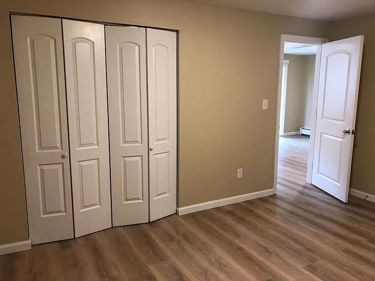 Notre Dame Apartments — Photo 14