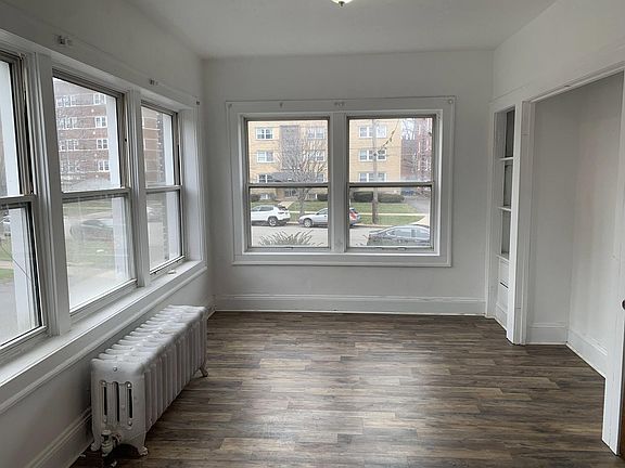 5th image of 11871 Lake Ave