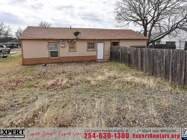 903 W Kern Rd — Photo 4
