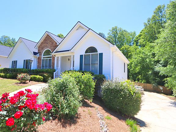 3rd image of 255 Savannah Pl