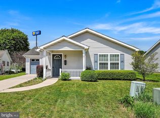 817 Canal Dr, Pine Grove, PA 17963