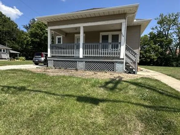 704 N Lincoln Ave, Urbana, IL 61801