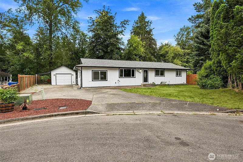 3rd image of 24418 Terrace Place