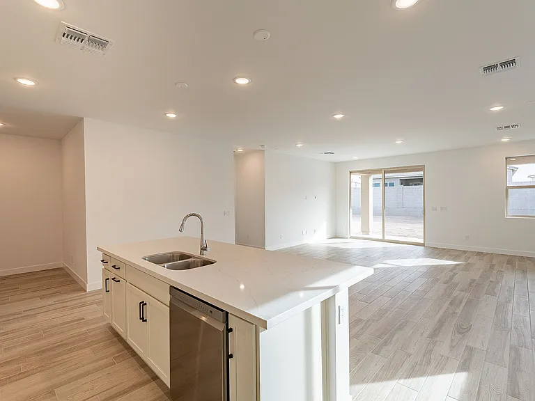 21411 W Meadowbrook Ave — Photo 16