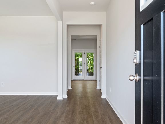 2nd image of 2272 Edgecombe