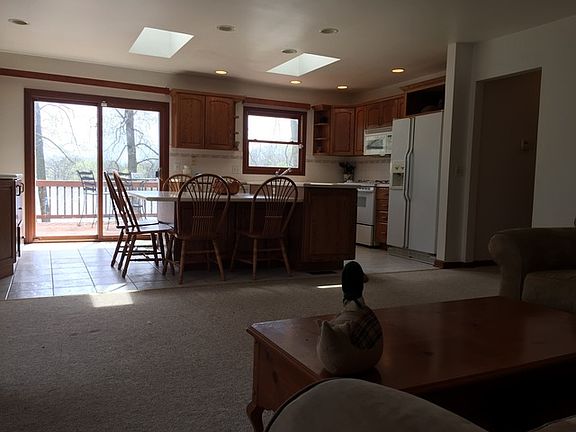 5th image of 376 Hiawatha Dr