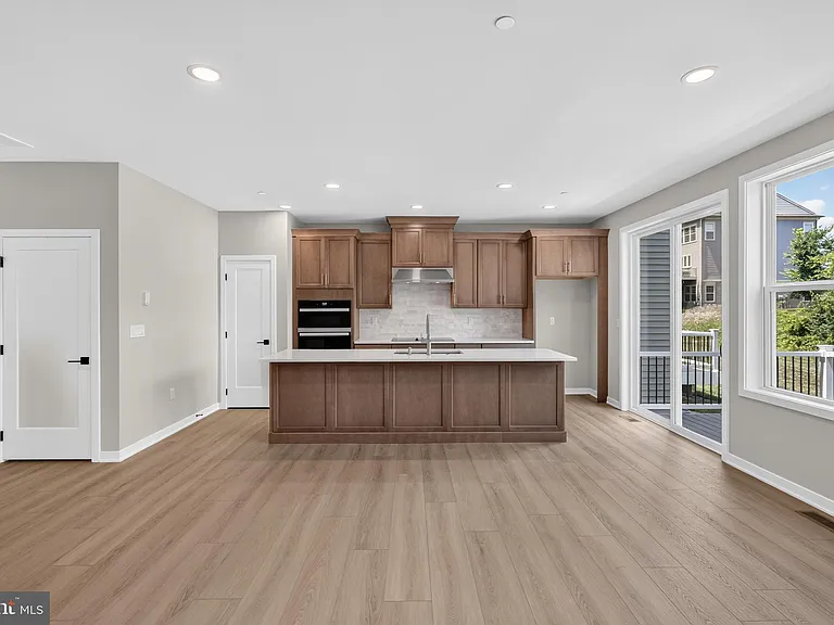44 Grayson Ln — Photo 4