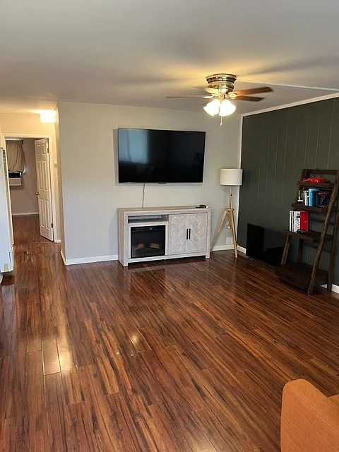 2 bed, 730 sqft, $1,200 — Photo 3