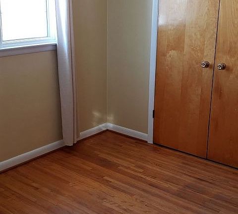 5th image of 1112 Alderson Ave