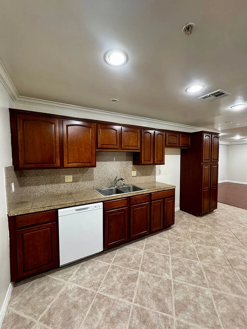 13525 Vanowen St — Photo 4