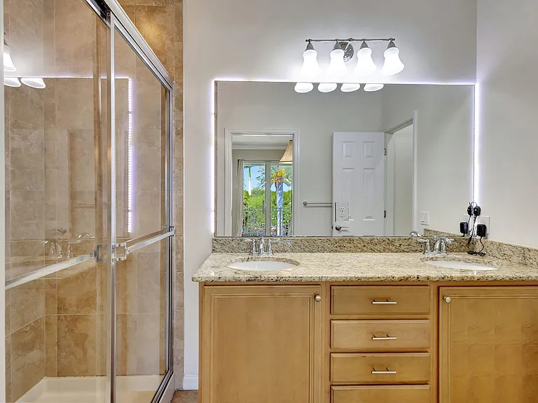 1212 S Community Dr — Photo 18