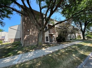 30445 W Forteen Mile Rd APT 69, Farmington, MI 48334