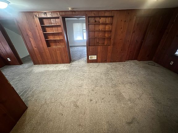 5th image of 2305 NE Monroe St #B