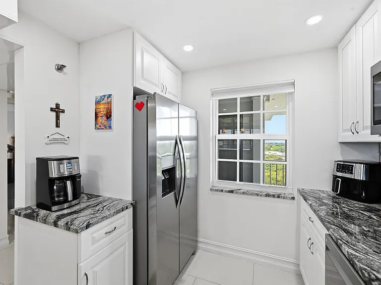 4015 W Palm Aire Dr #10 — Photo 17