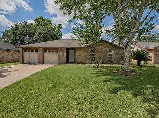 2201 Kingsway Dr, League City, TX 77573