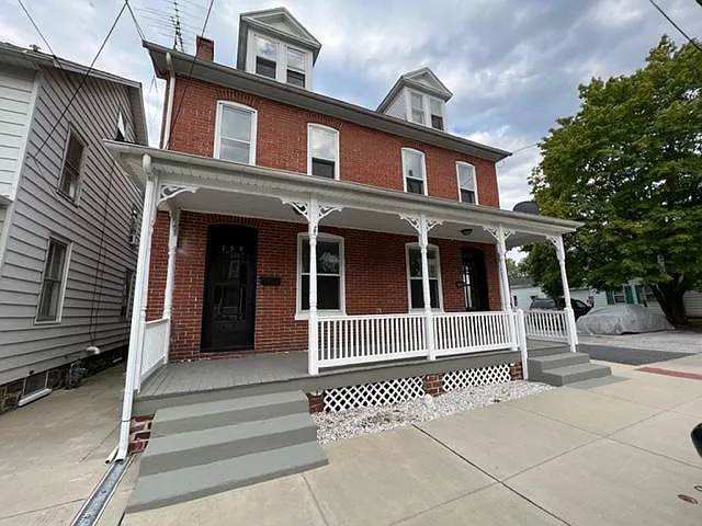 159 N Stratton St — Photo 2