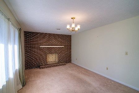 3rd image of 1055 Canterbury Ln
