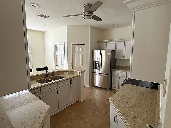 5th image of 4398 Summertree Rd