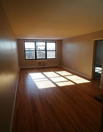 3rd image of 2411 W Fitch Ave APT 2F