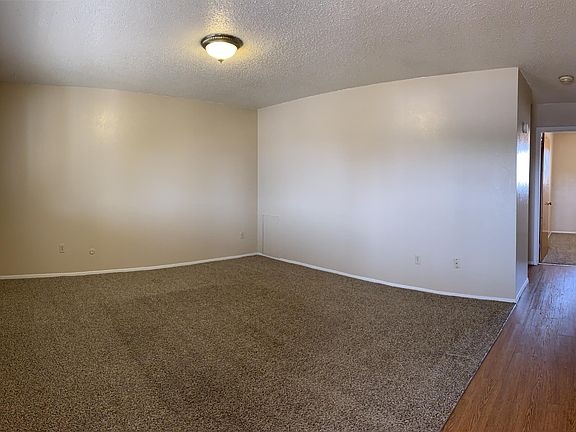 3rd image of 124 Columbia Ln APT 20
