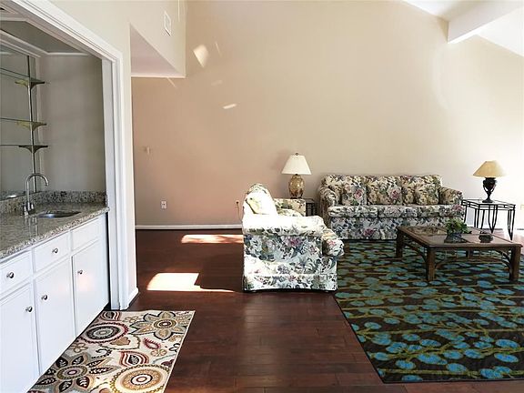 5th image of 11939 Pebble Rock Dr