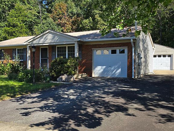 2nd image of 4412 Hamilton Dr
