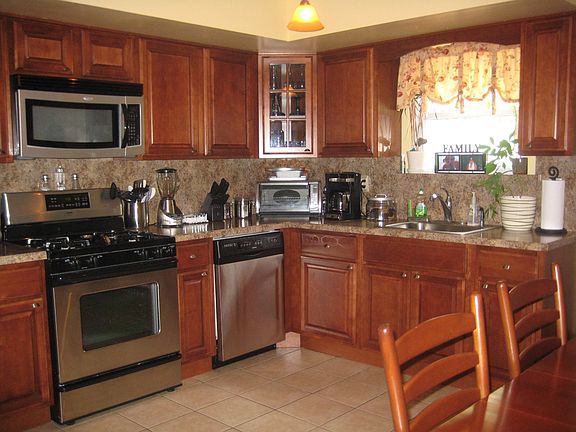 3rd image of 128 Corona Ave