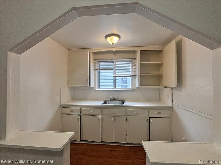 15785 Pinehurst St — Photo 5