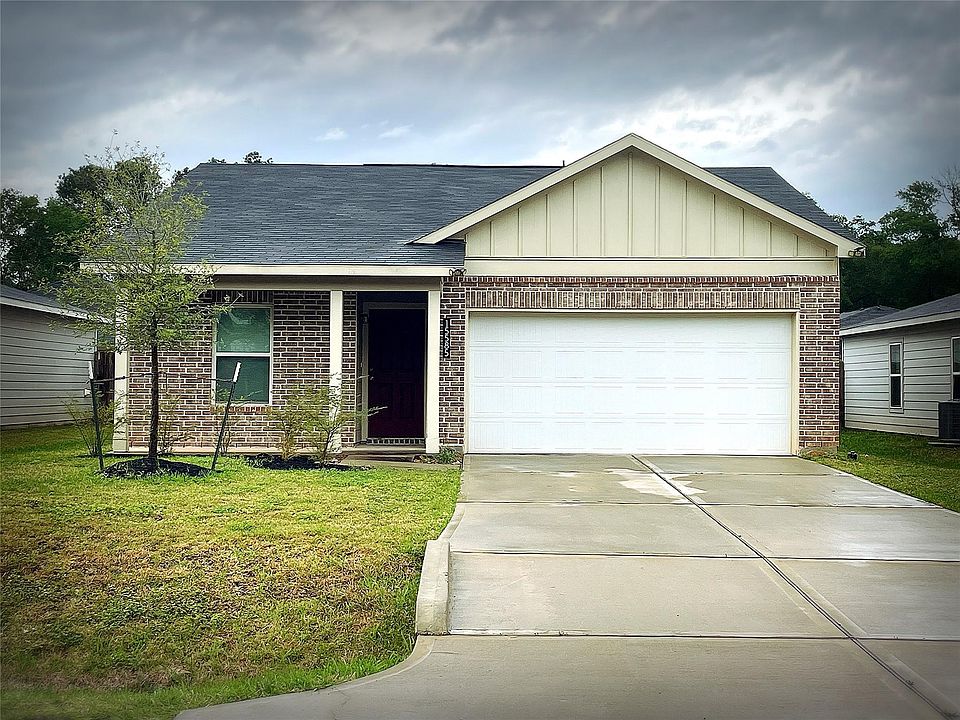 1st image of 15585 Briar Forest Dr