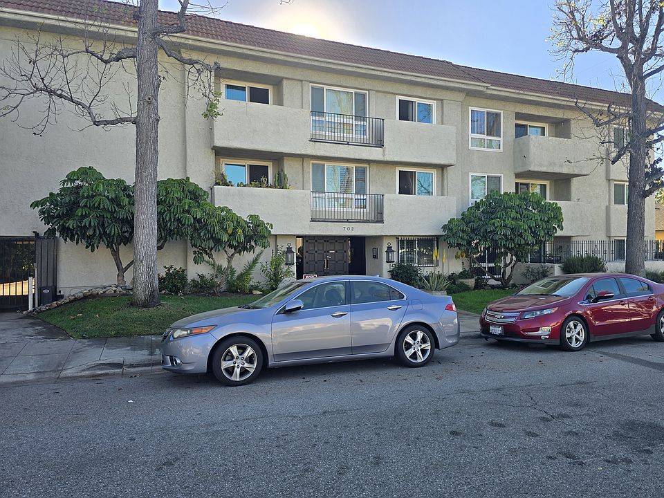 1st image of 702 Park Ave APT 305