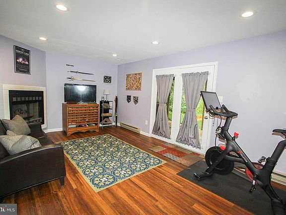 2nd image of 1277 Fairchild Ave