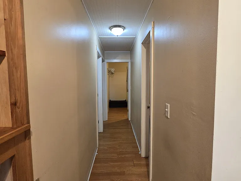 995 N Quaker Ln — Photo 10