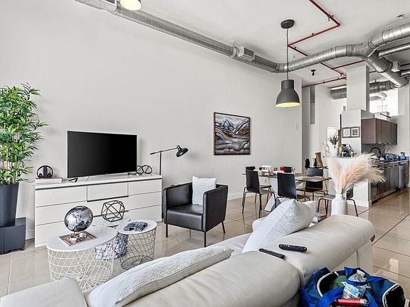 4th image of 3029 NE 188th Street #1109