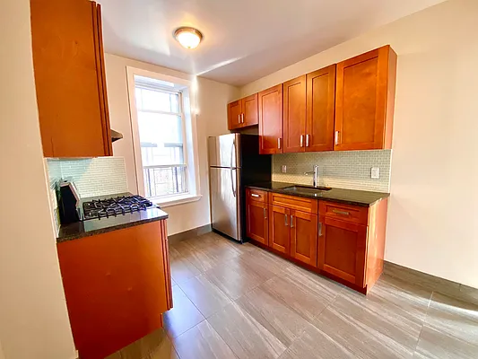 Rented by Amorelli Realty | media 11