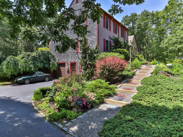 14 Mcelway Road, Harwich, MA 02645