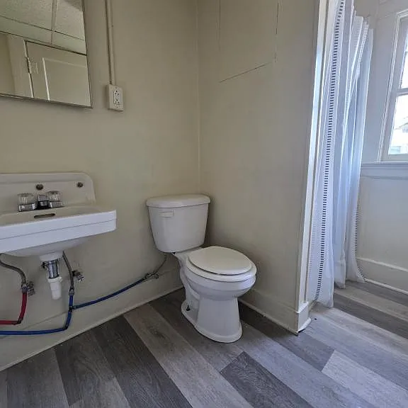 125 W Markland Ave — Photo 5