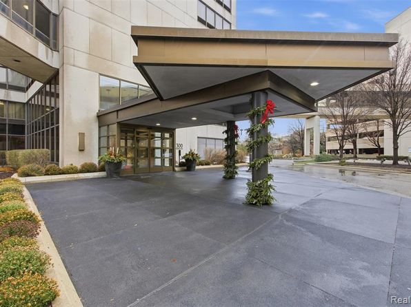 300 Riverfront Dr Unit 23D