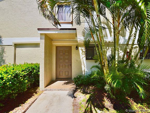3rd image of 612 Gardens Dr APT 103