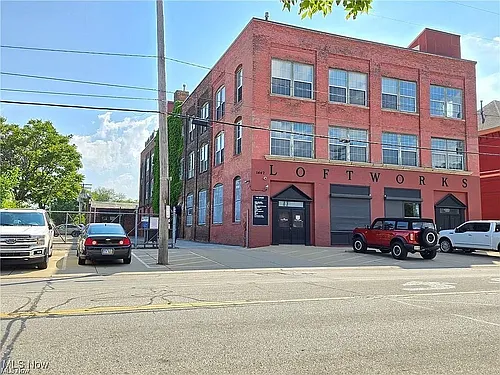 1667 E 40th St #3G Photo 1