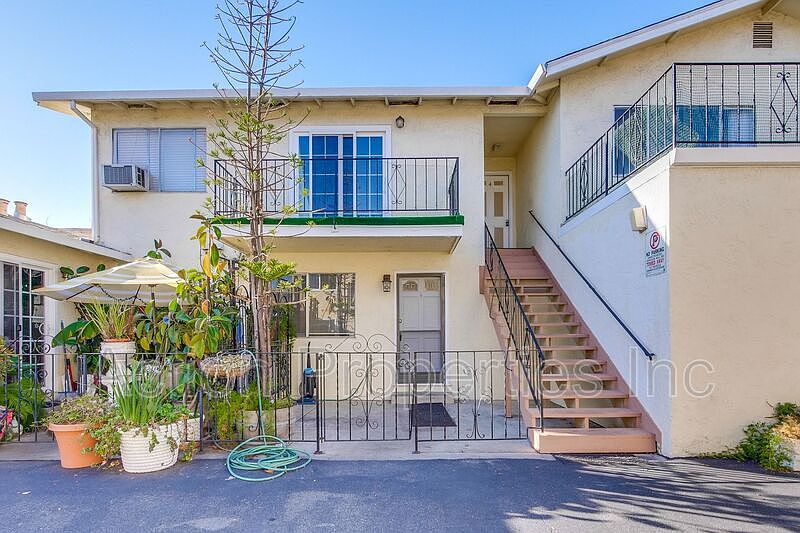 1st image of 3967 Starview Dr #2