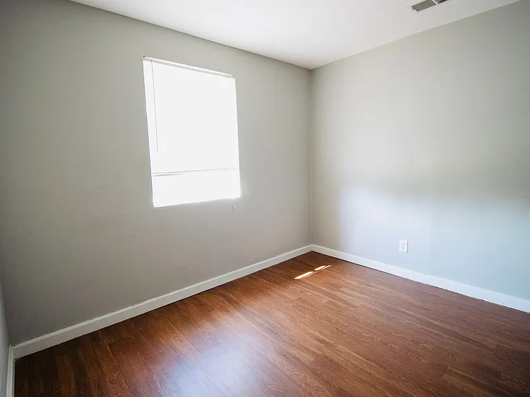901 Central Dr — Photo 18