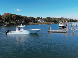 2280 Deep Hole Dr, Mattituck, NY 11952