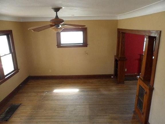 3rd image of 948 National Ave