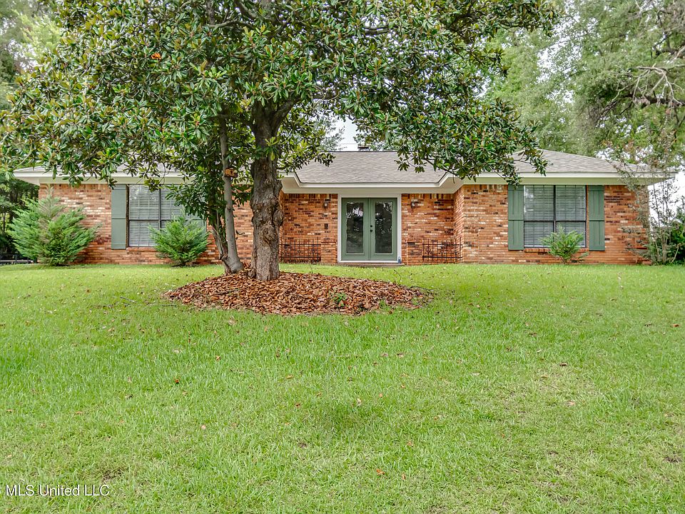 1st image of 9 Treeway Dr